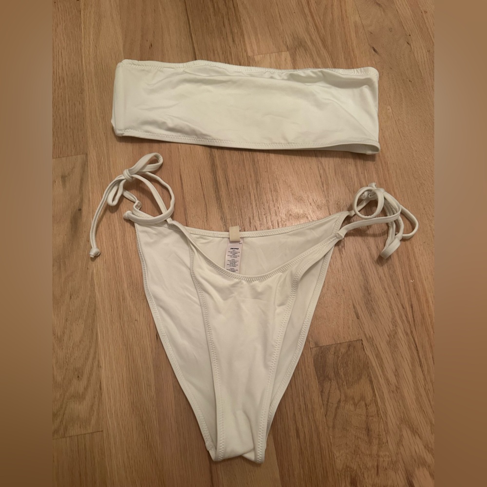 Skims bikini